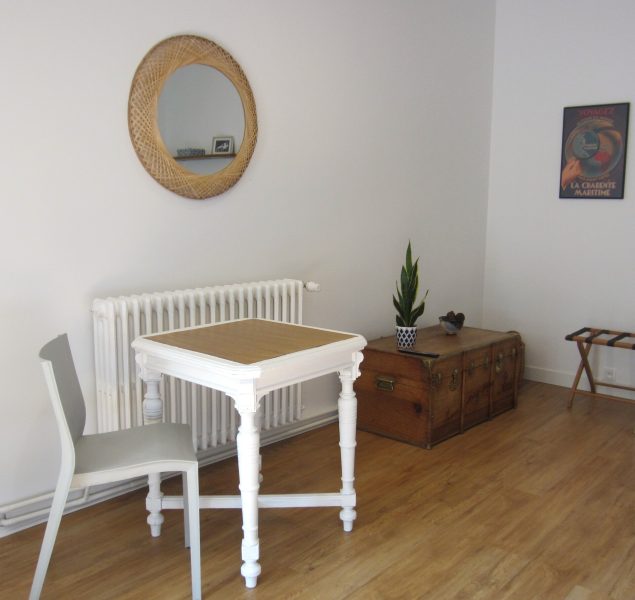 la-chambre-du-lieutenant-de-la-maison-les-rives-du-rochefollet