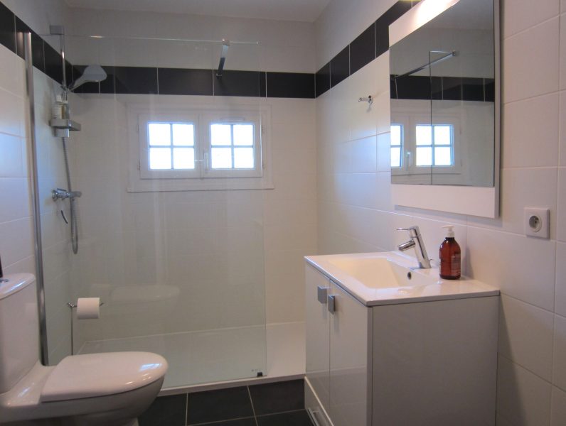 la-chambre-du-lieutenant-de-la-maison-les-rives-du-rochefollet