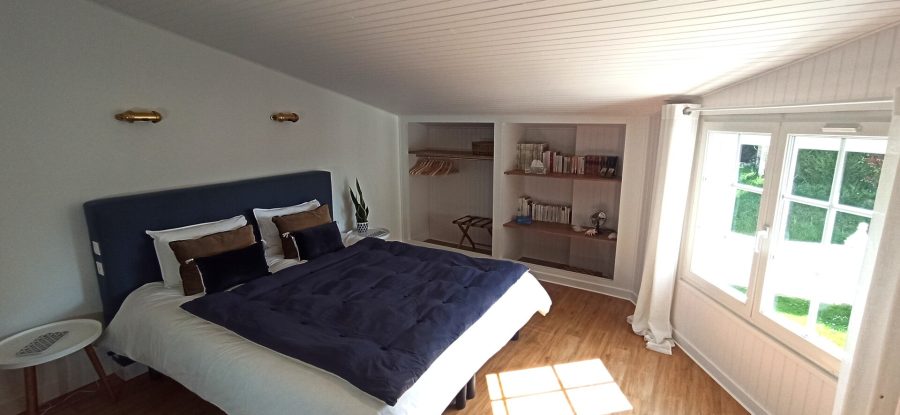 la-chambre-du-lieutenant-de-la-maison-les-rives-du-rochefollet