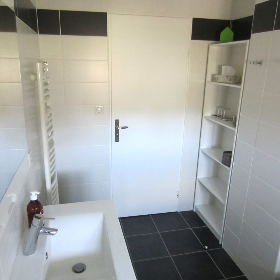 la-chambre-du-lieutenant-de-la-maison-les-rives-du-rochefollet